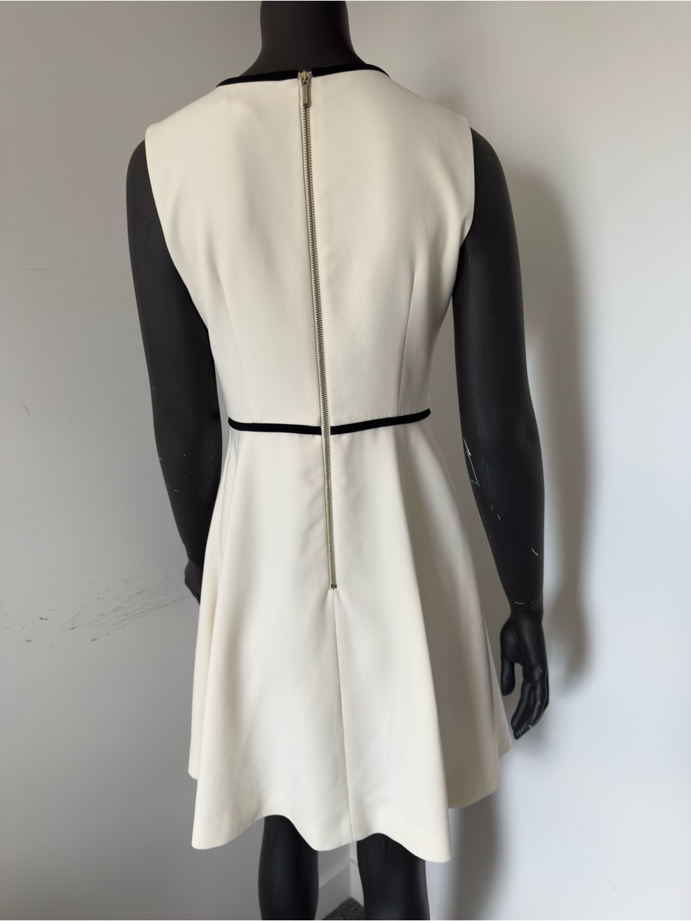 141. Ted Baker London "Saydey" sleeveless skater dress in ivory - Picture 6 of 10